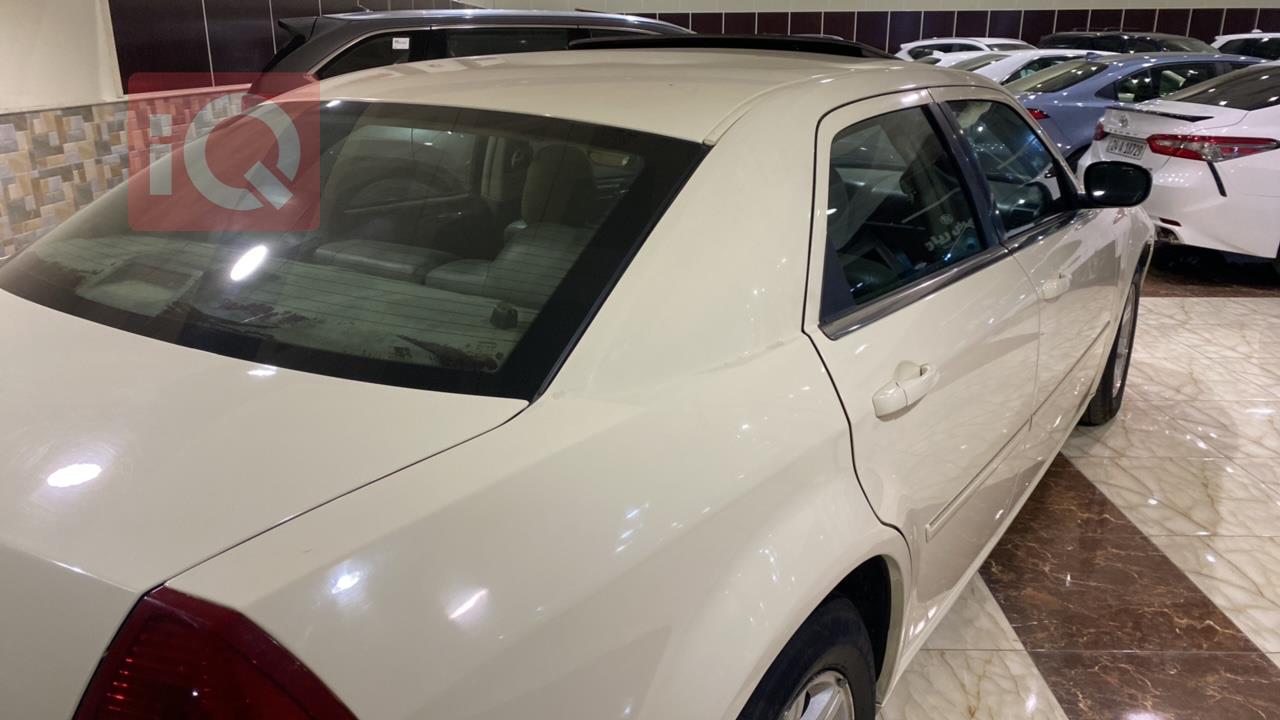 كرايسلر 300